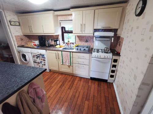 บริการและสิ่งอำนวยความสะดวก, Sheila's Cottage Ballyheigue in แบลลีไฮก์