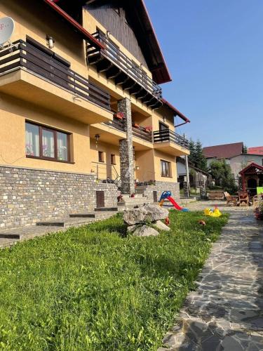 B&B Buşteni - Vila Madisa - Bed and Breakfast Buşteni