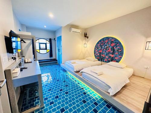 room detail thumbnail 0