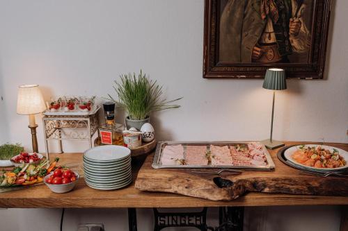 449263209 Der Schlosswirt zu Anif - Biedermeierhotel und Restaurant