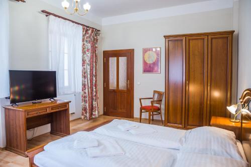 1 queen bed
