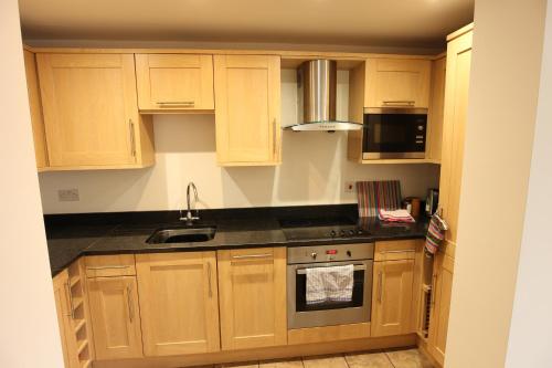 Priory House Apartments (no parties allowed) - image 6