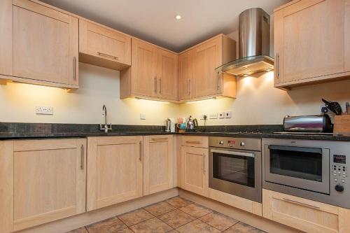 Priory House Apartments (no parties allowed) - image 14
