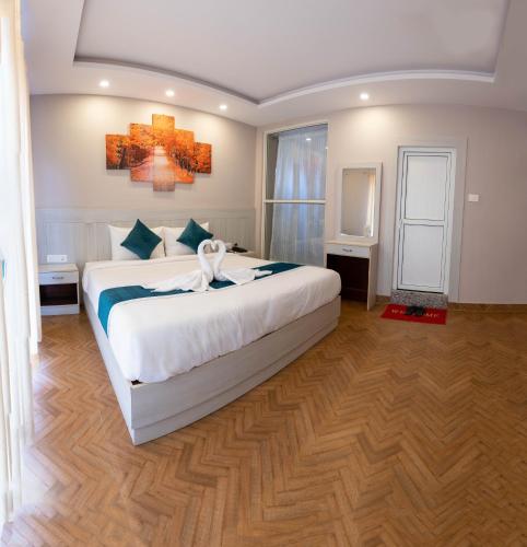 Superior Deluxe Double or Twin Room  image 7