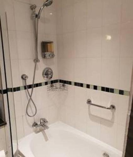 Birmingham Garnet 3-bedroom Apartment City Centre, Birmingham (photo 10)