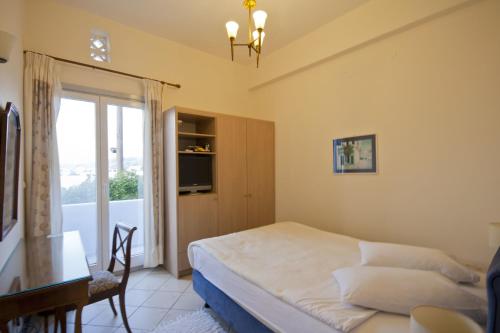 44928543 Hotel Adonis