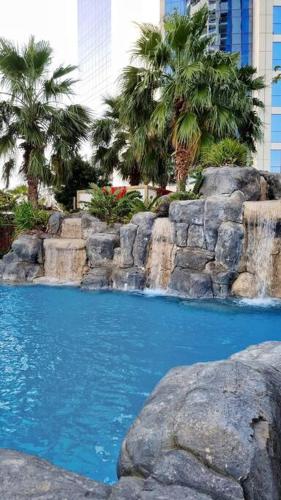 Amazing Paramount Hotel apartment D48, Дубай (фото 6)
