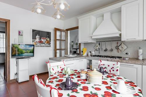Two-Bedroom Villa image 8