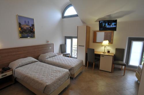 Hotel Montecarlo - image 12