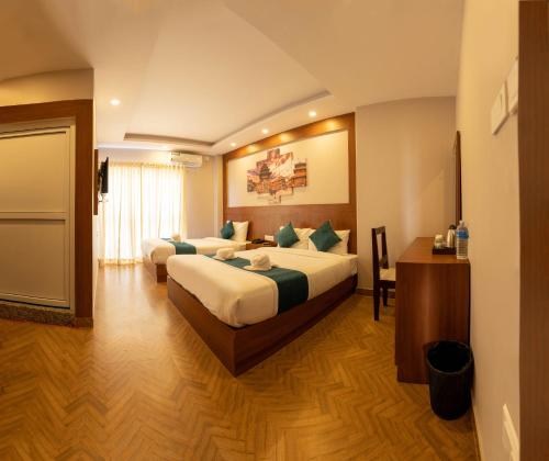 Superior Deluxe Double or Twin Room  image 5