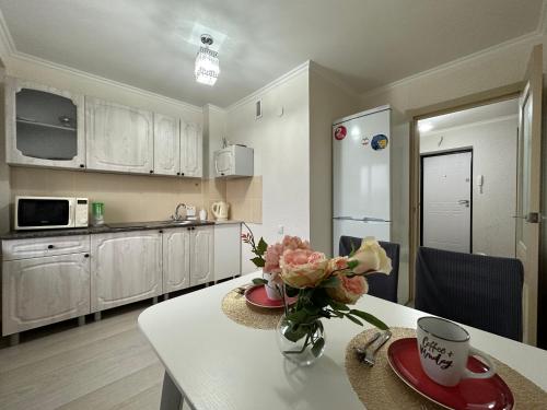 kuchnia, 2 bedroom apartment 2 комн-я Казыбек би in Ust-Kamenogorsk