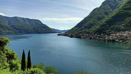 Villa Rosa Perla - Lake Como - Schignano - Tap to explore photos