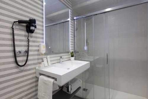 Hotel Ciudad de Burgos in Rubena