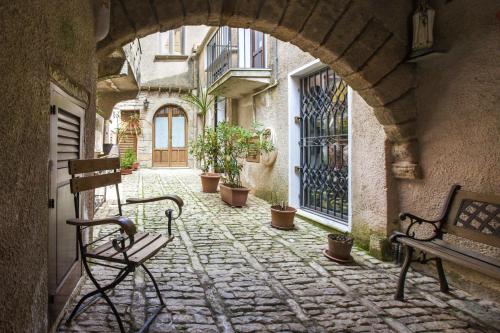  Antico Borgo - Romantic & Authentic Stay in Medieval Erice in Erice
