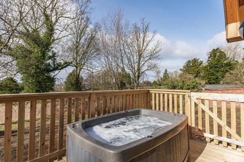 Lingkungan sekitar, Kestrel Lodge 2 with Hot Tub in Newton Stewart