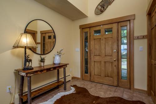 Four-Bedroom House in Ludlow, USA