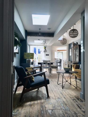 Stunning seaside cottage seconds from beach by Whitstable-Holidays, Fig Cottage Stunning seaside cottage seconds from beach by Whitstable-Holidays, Fig Cottage