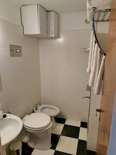 One-Bedroom Apartment image 5