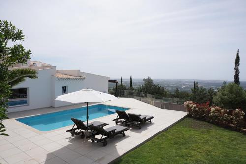 Goldra Cozy Villa with private pool