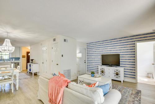 New Smyrna Beach Vacation Rental Less Than half Mi to Beach in New Smyrna Beach, USA