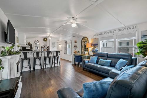 Near Water: Lake Dallas Home w/ Furnished Patio! in Lake Dallas