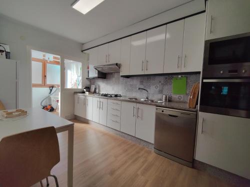Céntrico, 100 metros de la playa, reformado,163 m2, Foz (zdjęcie 2)