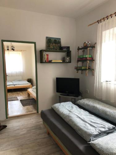 Shared lounge/TV area, Nutilova chalupa in Jindrichuv Hradec