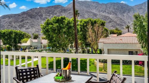 TV202 Modern 2 Bedroom Tennis Villa at LQ Resort in 拉欽塔
