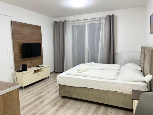 Corvin Rose Apartment Hotel - image 2