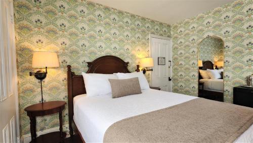The Mason Cottage Downtown - image 13