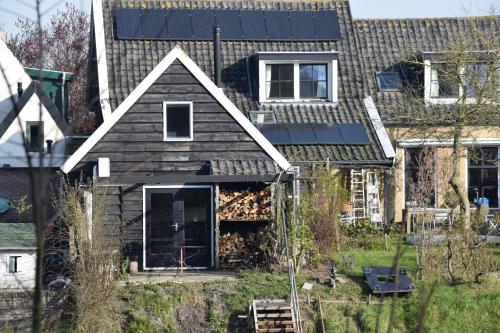  TIJ Tiny house aan het getijdewater in Zierikzee in Zierikzee