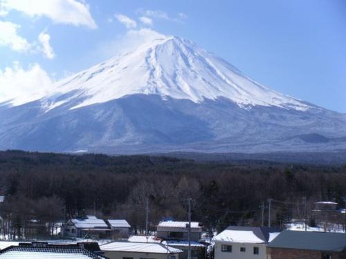 Resort Inn Yoshinosou Resort Inn Yoshinosou is perfectly located for both business and leisure guests in Fujikawaguchiko. Offering a variety of facilities and services, the property provides all you need for a good nights