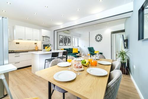 3 bedrooms, 4 beds