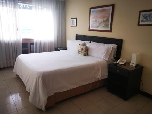 1 queen bed