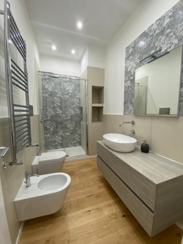 One-Bedroom Apartment image 6