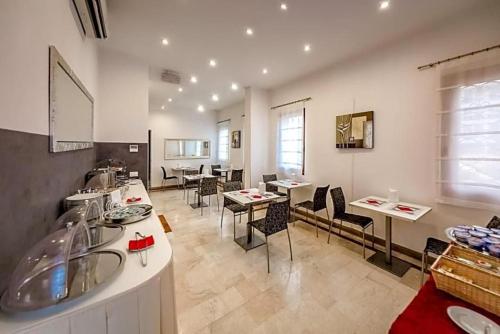 Double Room - Disability Access image 2