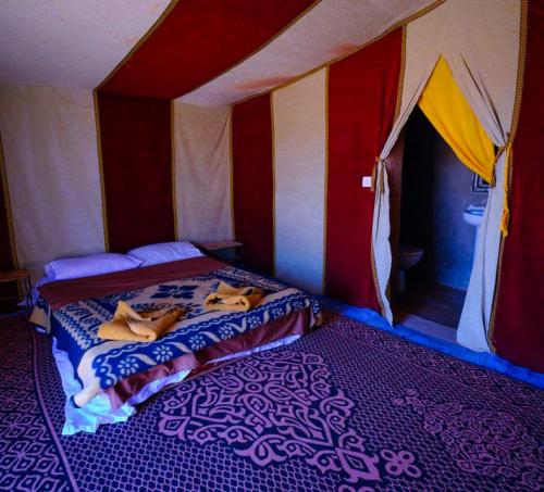 1 queen bed, 2 twin beds
