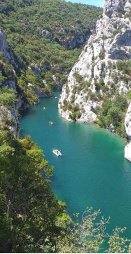 Mazet provençal Gorges du Verdon 4 personnes chambre d'hôte L'Eden Provençal