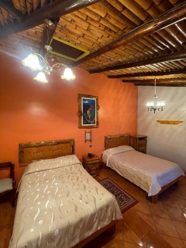 2 twin beds