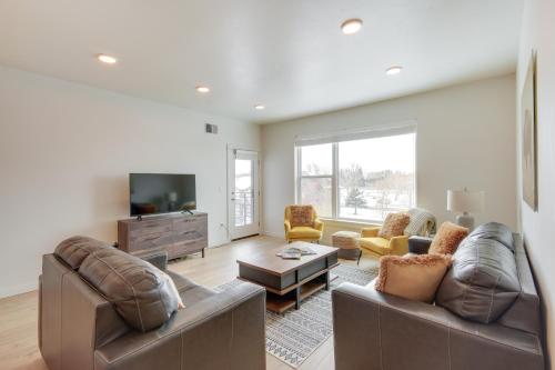 Livingston Condo with Balcony - 2 Mi to Downtown! in Livingston, USA
