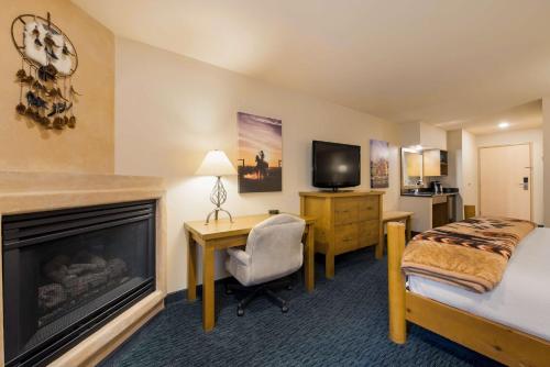 Best Western Plus Kentwood Lodge - image 12
