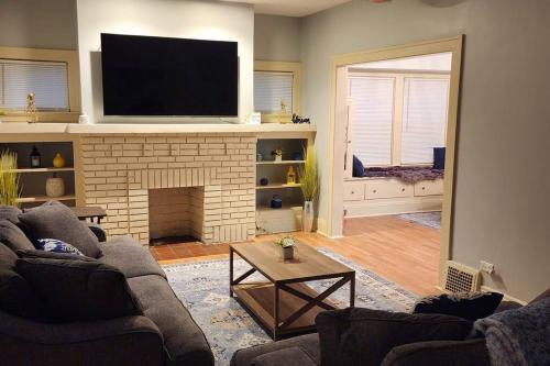 Comfy 3brd in Cleveland Heights in Cleveland Heights, Vereinigte Staaten von Amerika