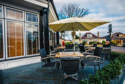 ทางเข้า, โรงแรมปาล์ม คอร์ต อาเบอร์ดีน (Palm Court Hotel Aberdeen) in อเบอร์ดีน ซับเบิร์บส์