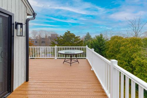 Marble & Sun in Hampton Bays (NY)