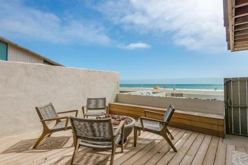 Luxury Modern Designer Beach House on Sand w/ Pool