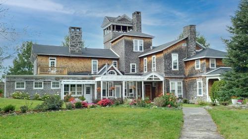 1000 Island Hart House - 정원