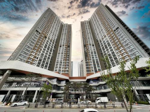 Exterior view, The november stay in Landmark in Songdo