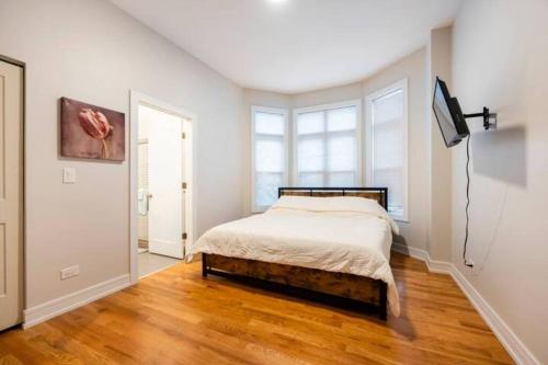 Luxurious Downtown 3 Bed 2 Bth in Lower West Side