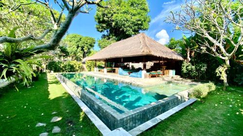 Blind Dog Inn – Sanur, CO