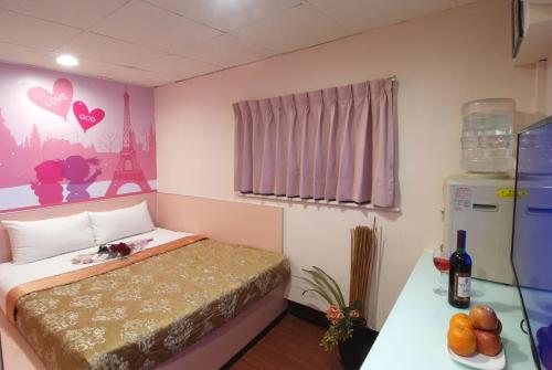 room detail thumbnail 1
